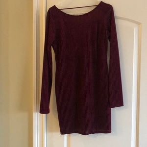 Long sleeve burgundy mini dress. Velvet material